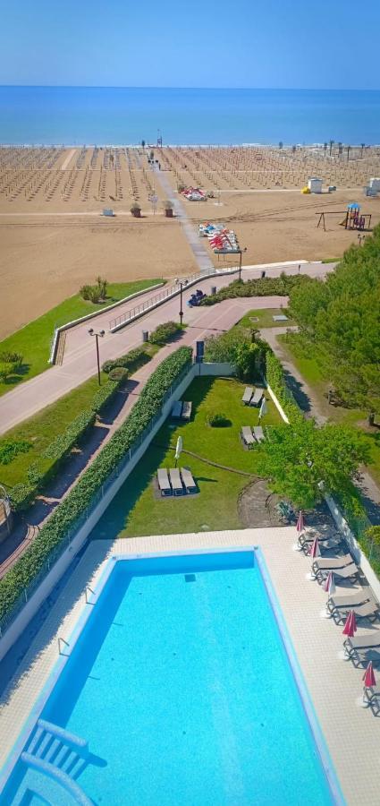 Residence Panorama Apart Hotel Bibione Bagian luar foto