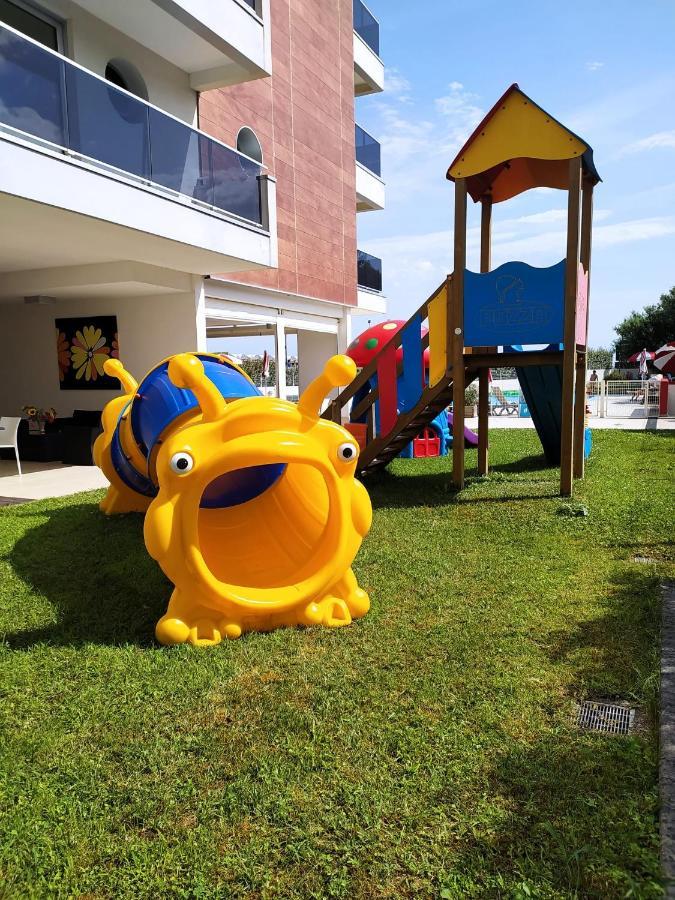 Residence Panorama Apart Hotel Bibione Bagian luar foto