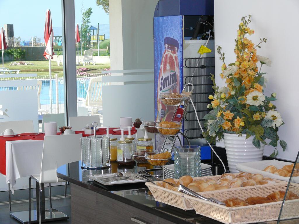 Residence Panorama Apart Hotel Bibione Bagian luar foto