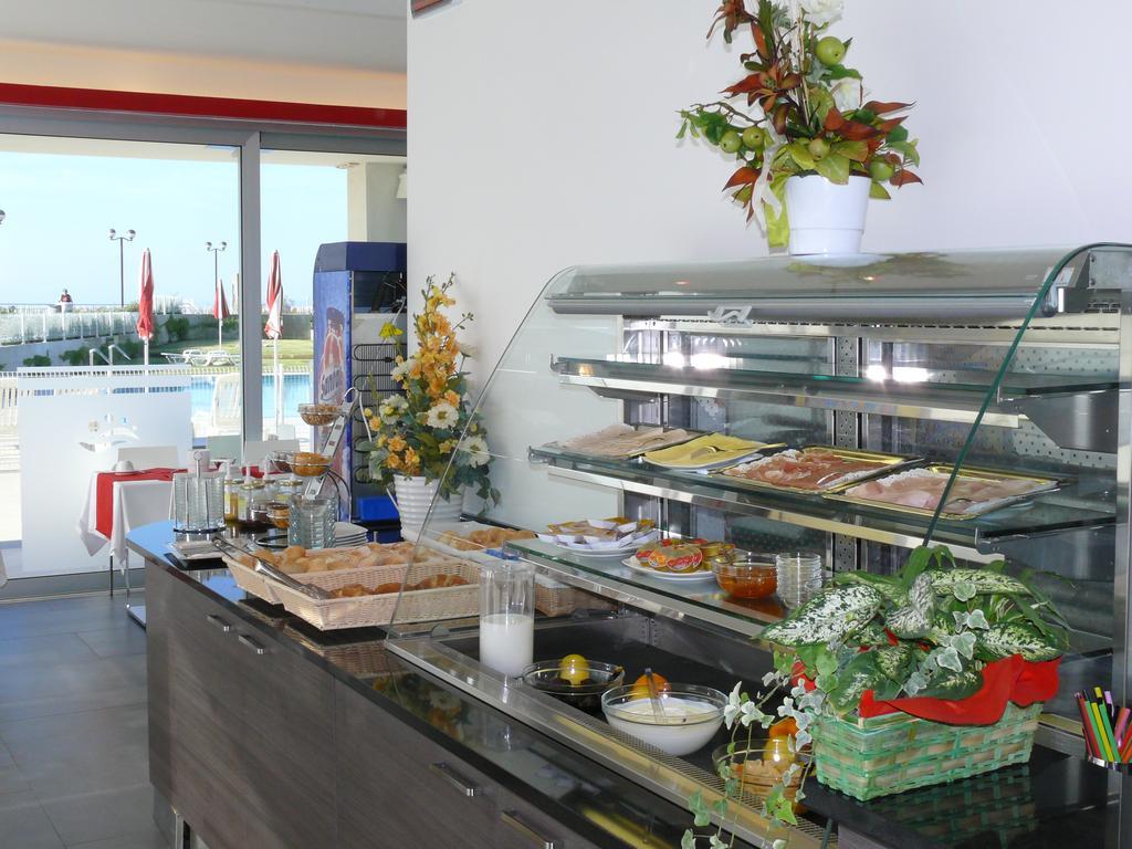 Residence Panorama Apart Hotel Bibione Bagian luar foto