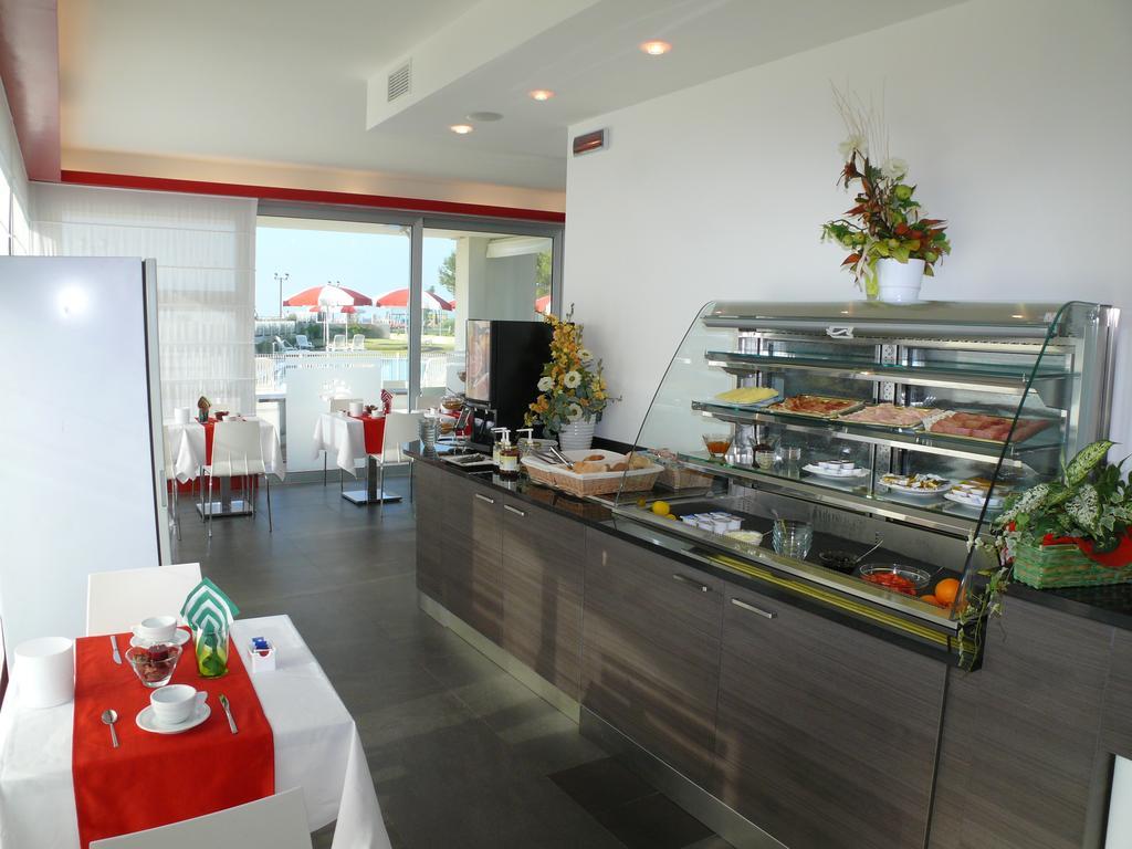 Residence Panorama Apart Hotel Bibione Bagian luar foto