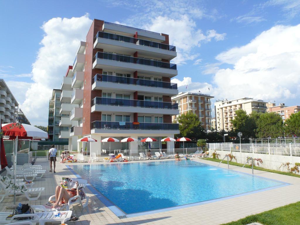 Residence Panorama Apart Hotel Bibione Bagian luar foto