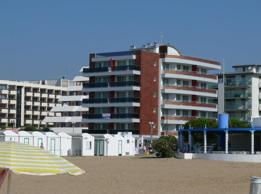 Residence Panorama Apart Hotel Bibione Bagian luar foto